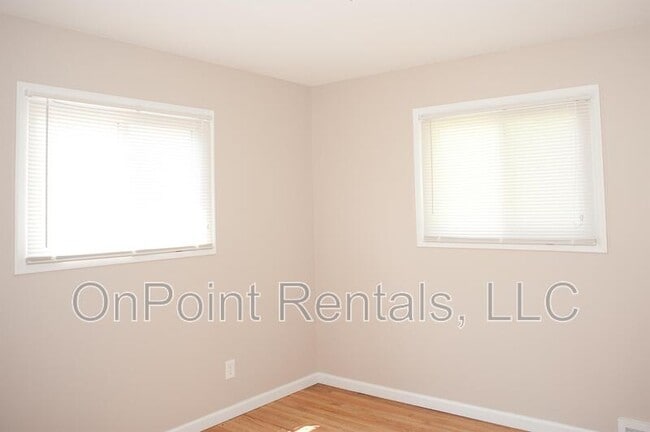 Building Photo - 331 Radcliff St