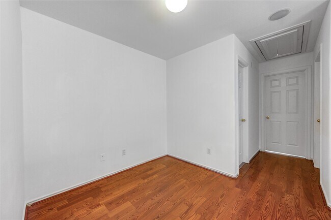 Building Photo - 225 Summerhaze Cir