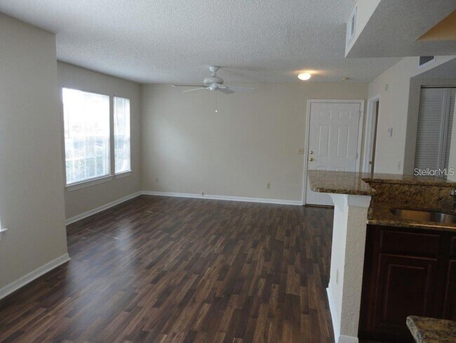 Building Photo - 1037 S Hiawassee Rd