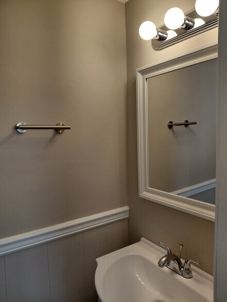Powdered room - 163 E Main St