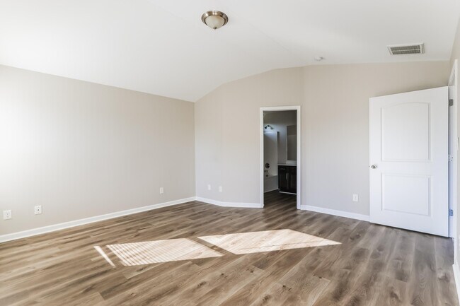 Building Photo - 2220 Walcot Way