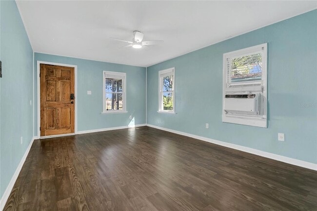 Building Photo - 1204 34th St