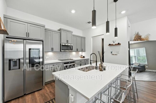 Building Photo - 7513 Laburnam Rd