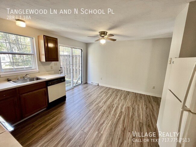 Building Photo - Spacious 2-BR Townhome in Dallastown Schoo...