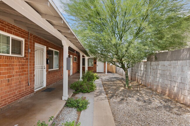 Building Photo - 9th Avenue Townhomes