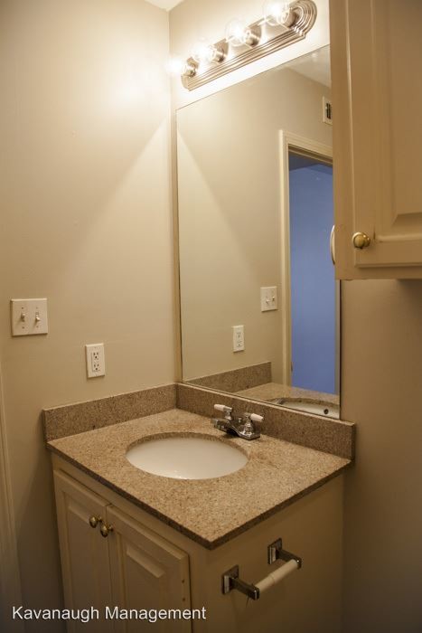 Building Photo - 402 N 38th Ave