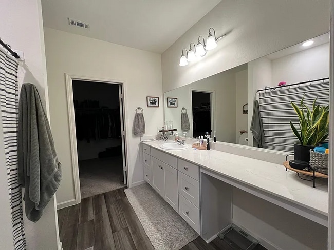 Building Photo - 10316 Castle Lyons Ln