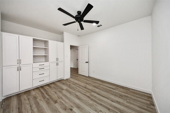 Building Photo - 226 Glencairn Ct