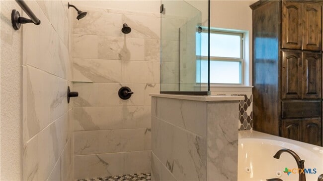 Building Photo - 8006 Preston Hollow Dr