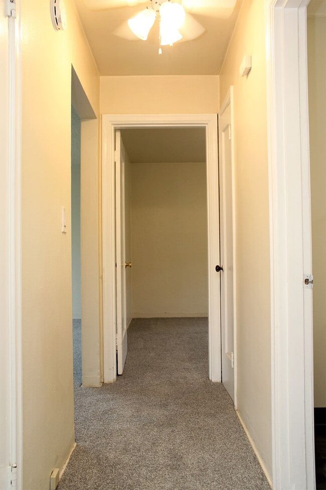 Building Photo - 8723 SE Taylor St