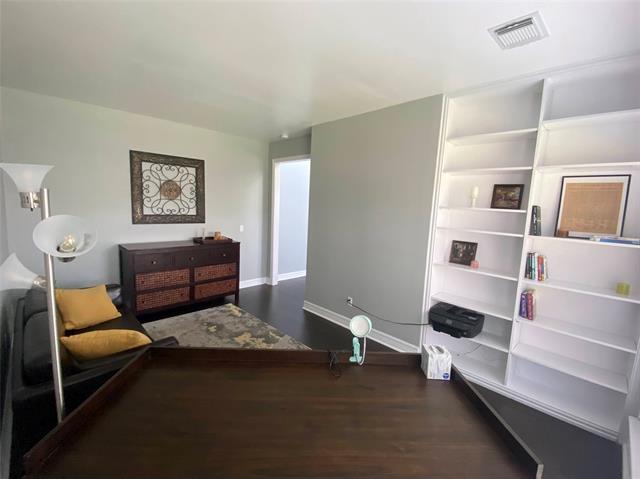 Building Photo - 2125 Columbia Dr