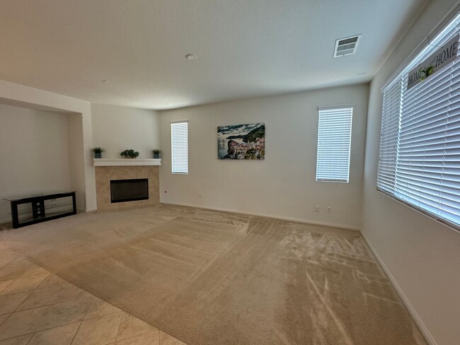 Building Photo - Wonderful Murrieta Home!