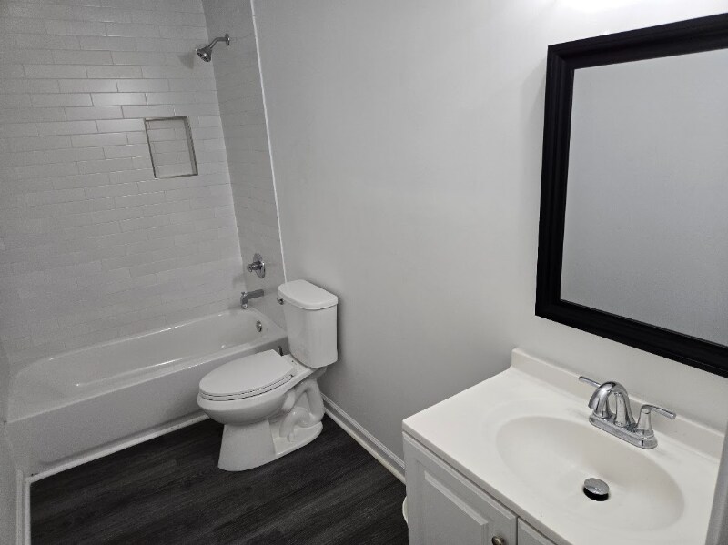 Building Photo - 175 Holly Rd NW