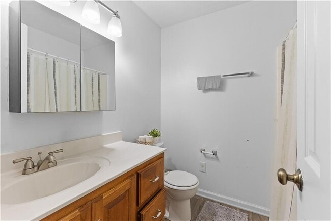 Building Photo - 284 Oak Ridge