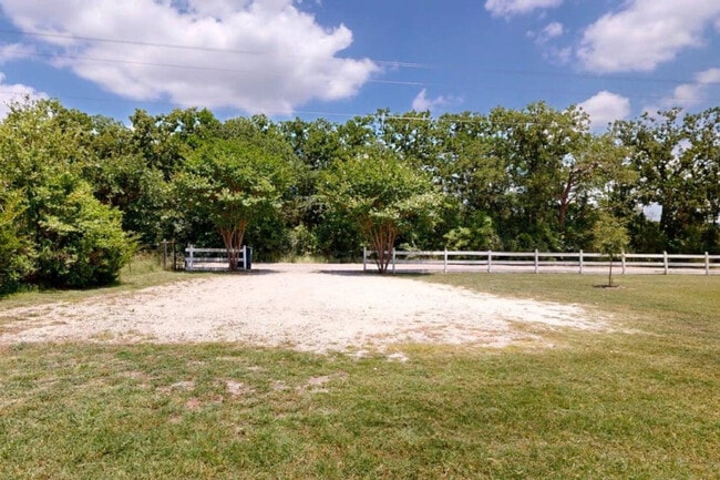 Building Photo - 5291 Dymple Ln