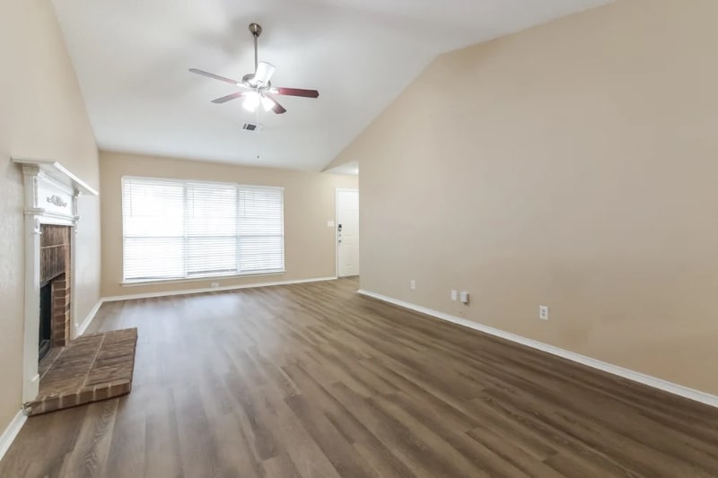 Building Photo - 4152 Hathaway Dr