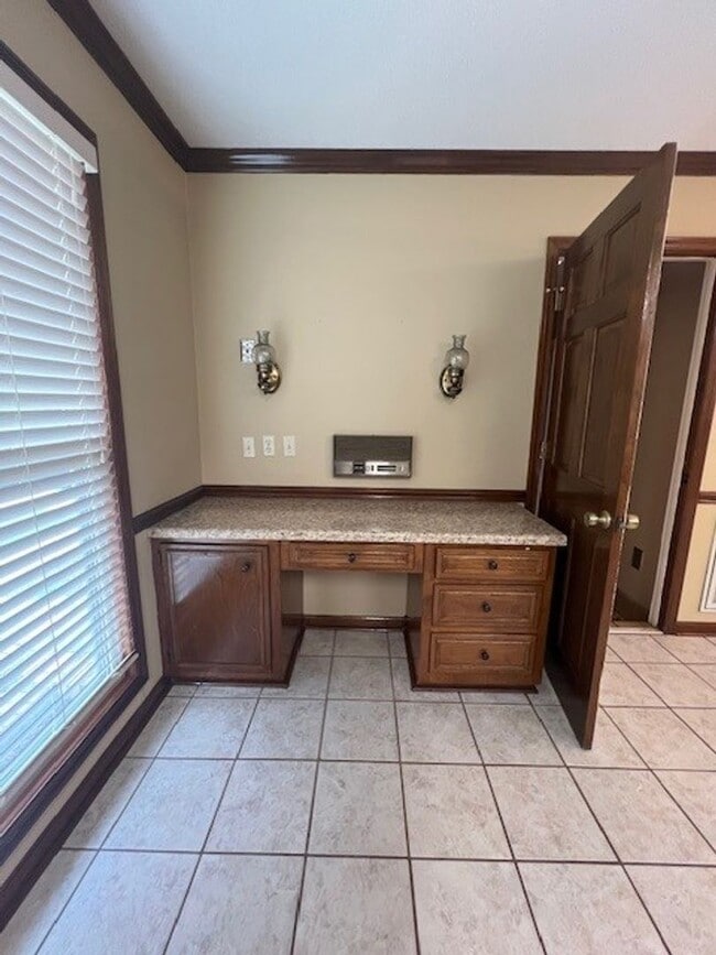 Building Photo - 3 Bedroom, 3 Bath Home in Dearing