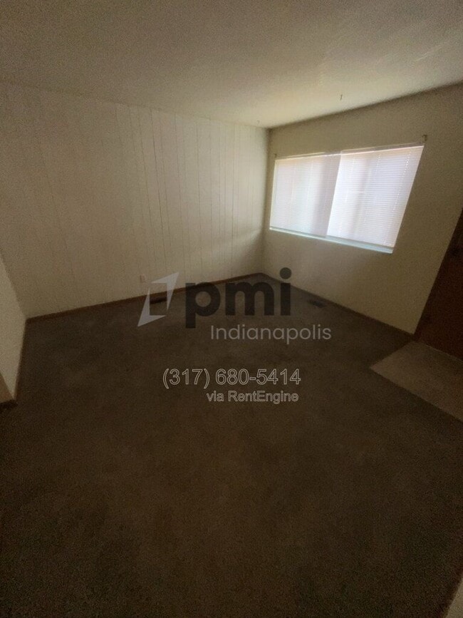 Building Photo - 116 E 19th St