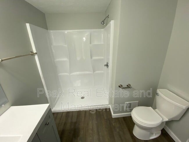 Building Photo - 1011 Logan St SE