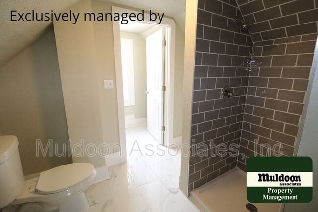 Building Photo - 806 E Abriendo Ave