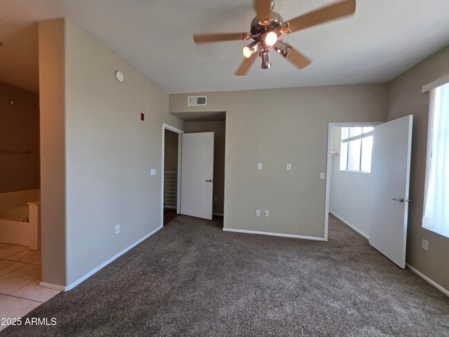 Building Photo - 6605 N 93RD Ave