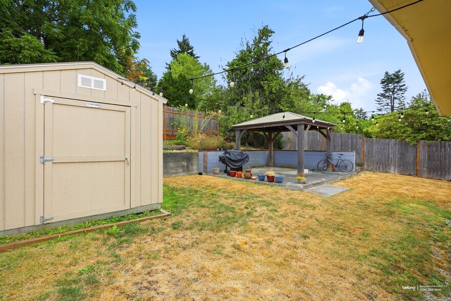 Building Photo - 10249 19th Ave SW