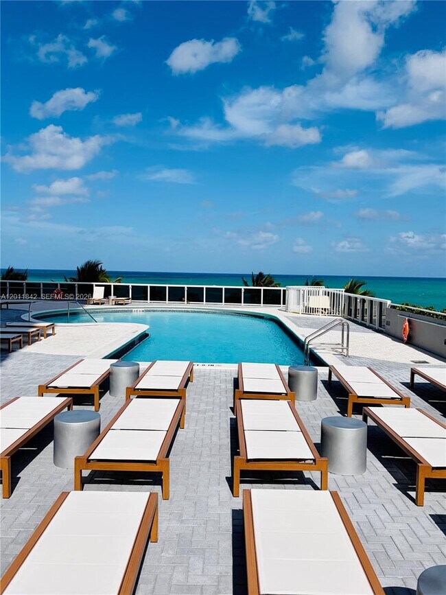 Building Photo - 6301 Collins Ave