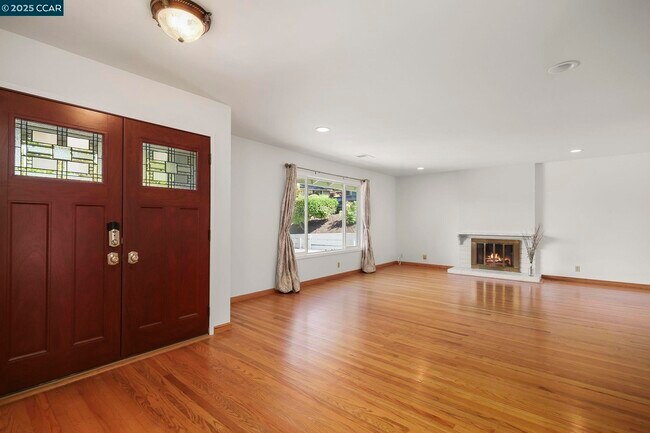 Building Photo - 18 Wimpole St