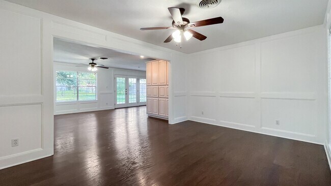 Building Photo - 3519 Midwest Dr