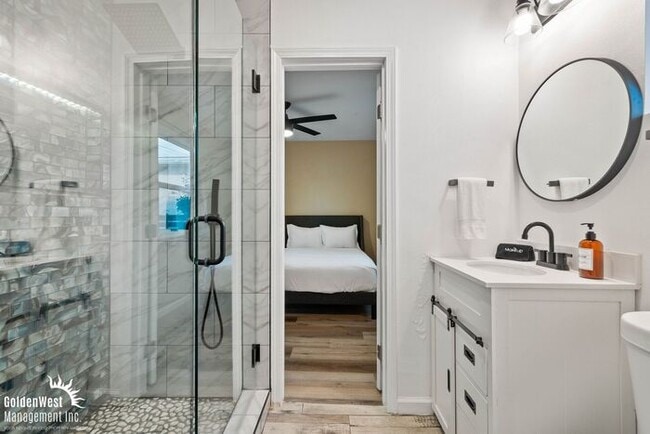 Building Photo - Charming 3Bdm 3Ba Unfurnished Apartment wi...
