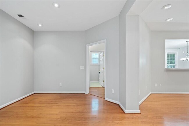 Building Photo - 304 Laurel Glen Crossing