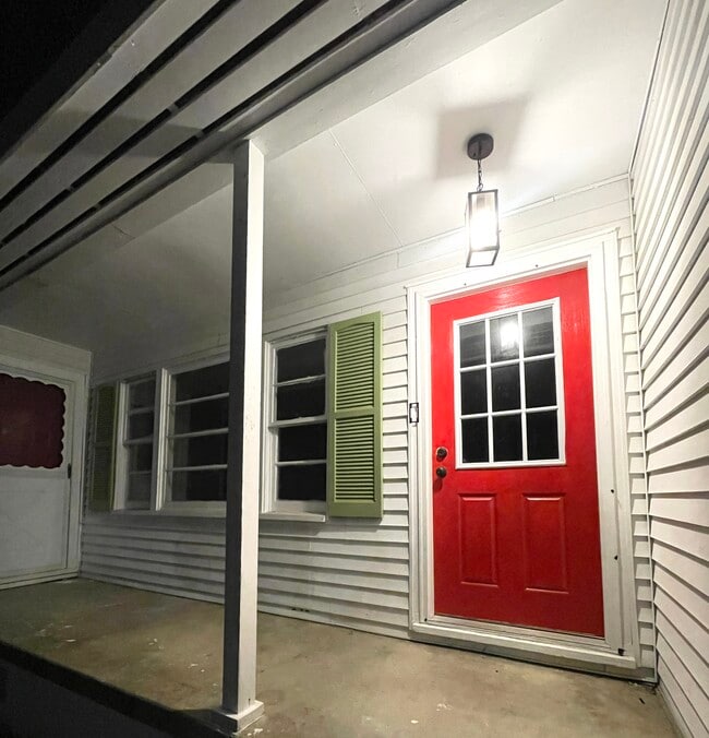 Building Photo - 1420 48th Ave