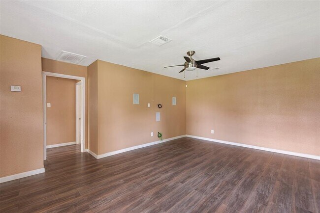 Building Photo - 202 Norview Dr