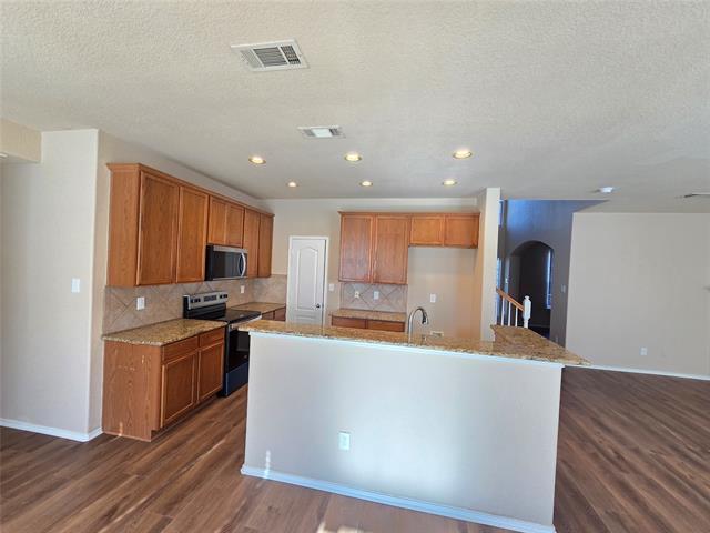 Building Photo - 7720 Labrador Dr