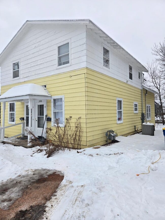 Building Photo - 210 Hendricks St