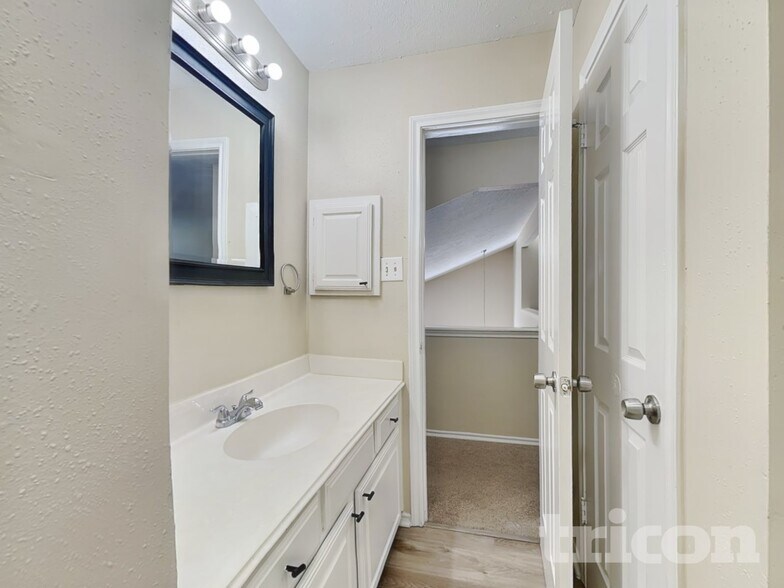 Building Photo - 1223 Cowden Ct