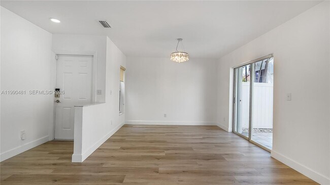 Building Photo - 876 Garnet Cir