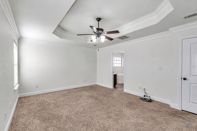 Building Photo - 410 E 97th St