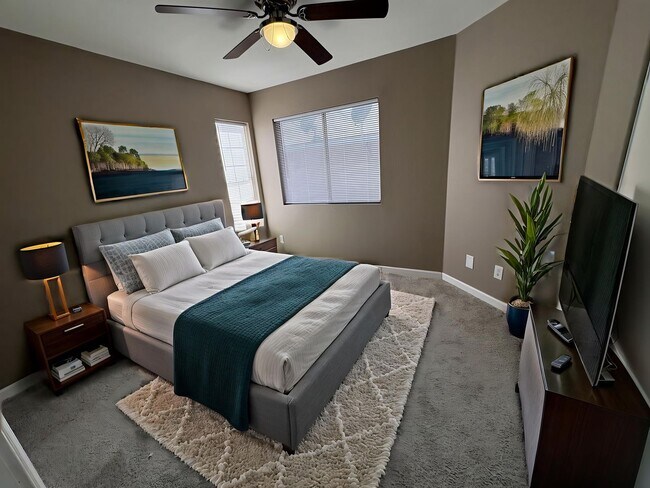 Building Photo - Great eastside location four bedrooms