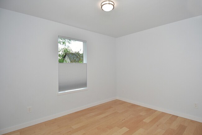 Building Photo - Beautiful Newer Construction (2019) 1 Bedroom/1 Bath ADU in Convenient Location (Central District)