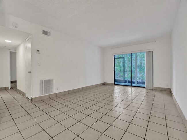 Building Photo - 3115 Oakland Shores Dr