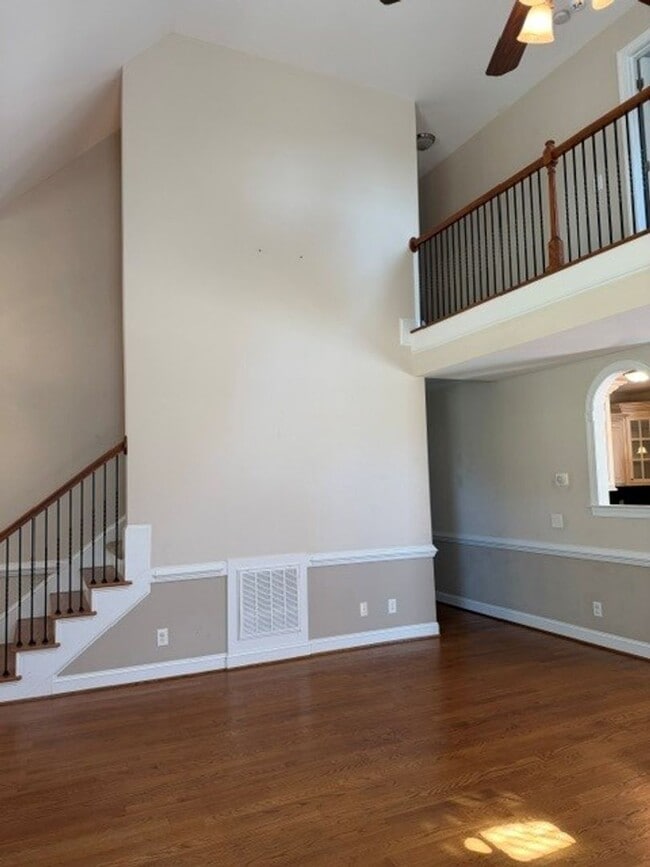 Building Photo - 4 Bed/2.5 Bath Home - Desirable Glen Laurel Subdivision - CBA School District