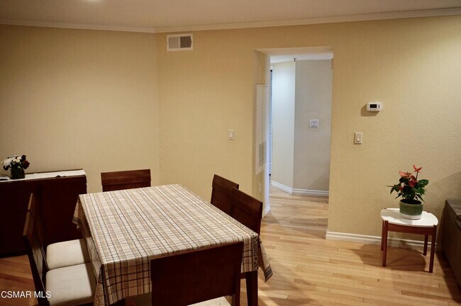Building Photo - 5837 Oak Bend Ln