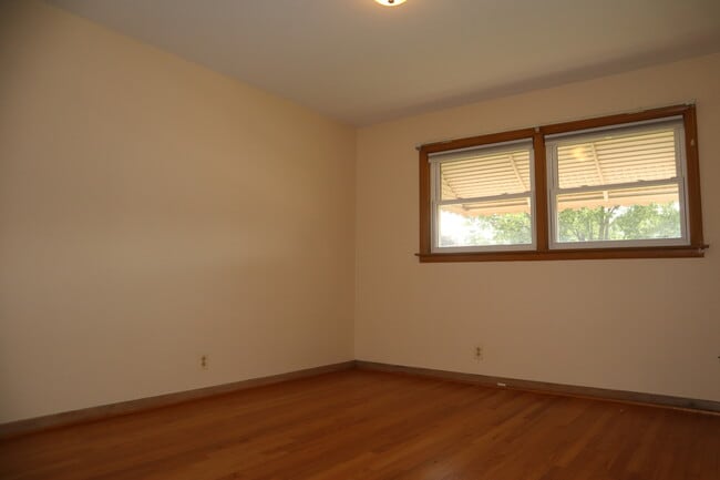 Building Photo - 8755 S Fairfield Ave
