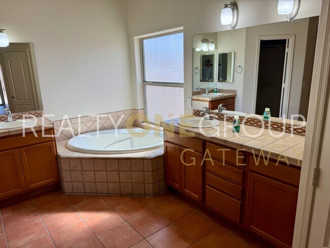 Building Photo - Barkley Ranch Corner Lot Home with 3 Car G...