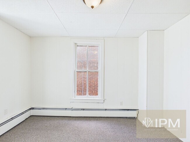 Building Photo - Cozy 3 Bedroom, 1 Bath Home in Spring Grove School District!