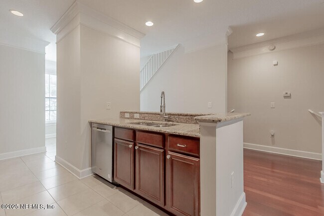 Building Photo - 9823 Tapestry Park Circle