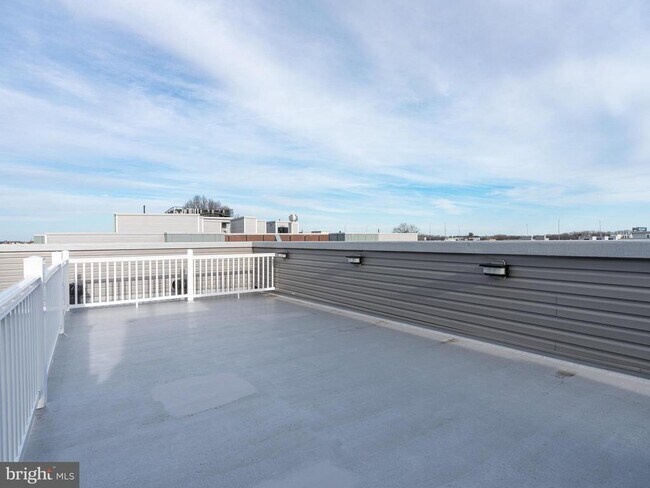 Building Photo - 632 Moyer St