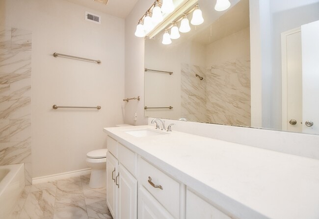 Building Photo - 8085 El Mundo St