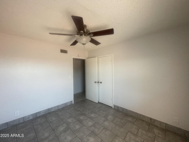 Building Photo - 12207 N 70th St